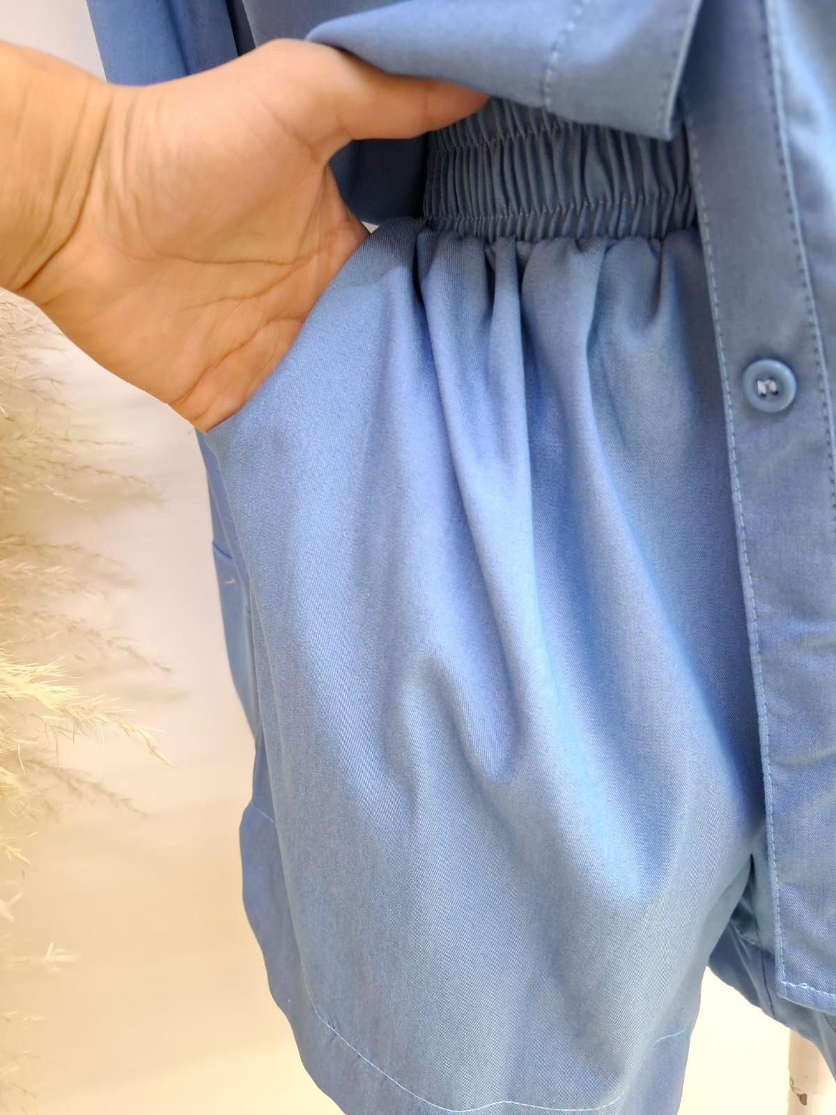 SET TIPO MEZCLILLA AZUL CLARO CAMISA Y SHORT BASICO ATEMPORAL Y COMODO