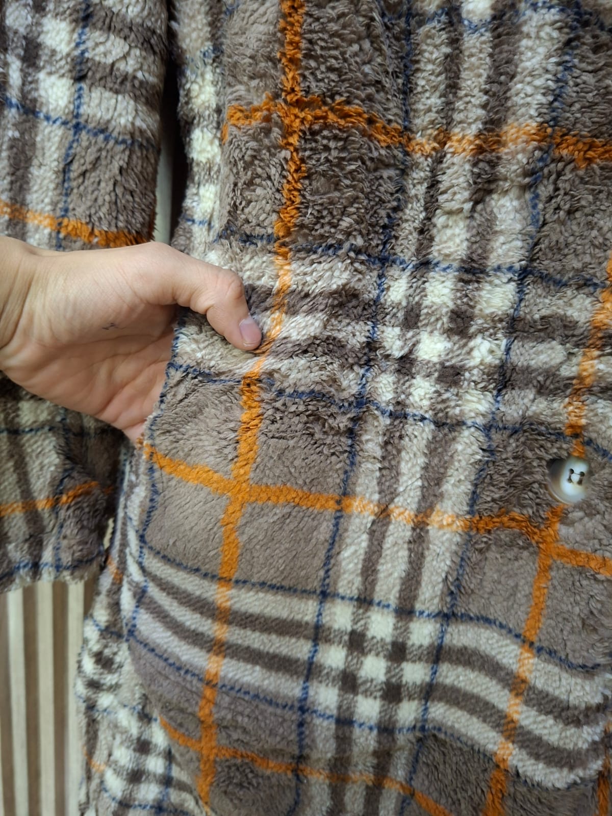 Abrigo Yolanda JK1077Q Talla S M G y XL Para Petit Curvy Ideal Para Invierno Largo Con Botones Aborregado Con Bolsas Funcionales Viral Moda Mexicana Tendencia Casual Elegante Para El Dia Dia