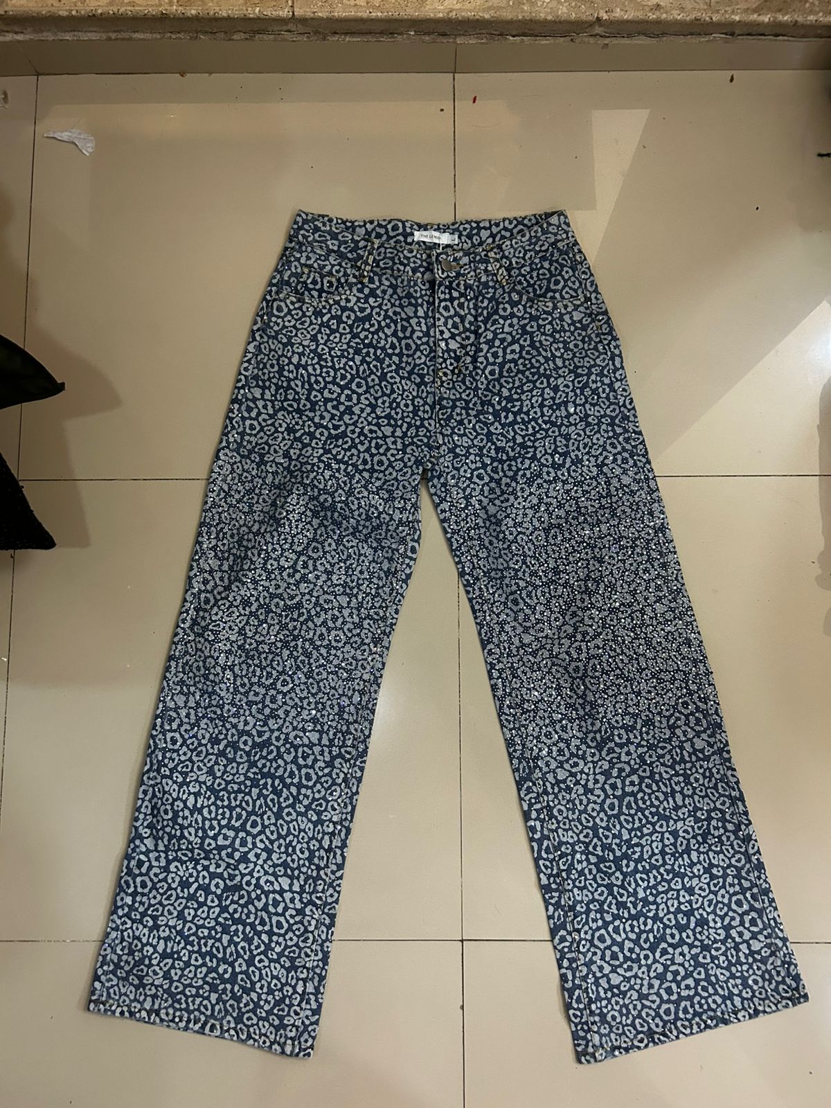 Pantalon LM1016 Animal Print Claro y Oscuro Con Brillos Talla S M y G Mezclilla Regida Con Brillos Ideal Para Esta Temporada Para Petit Con Sublimado de animal Print Tendencia Viral Moda Femenina Casual Para Uso Diario