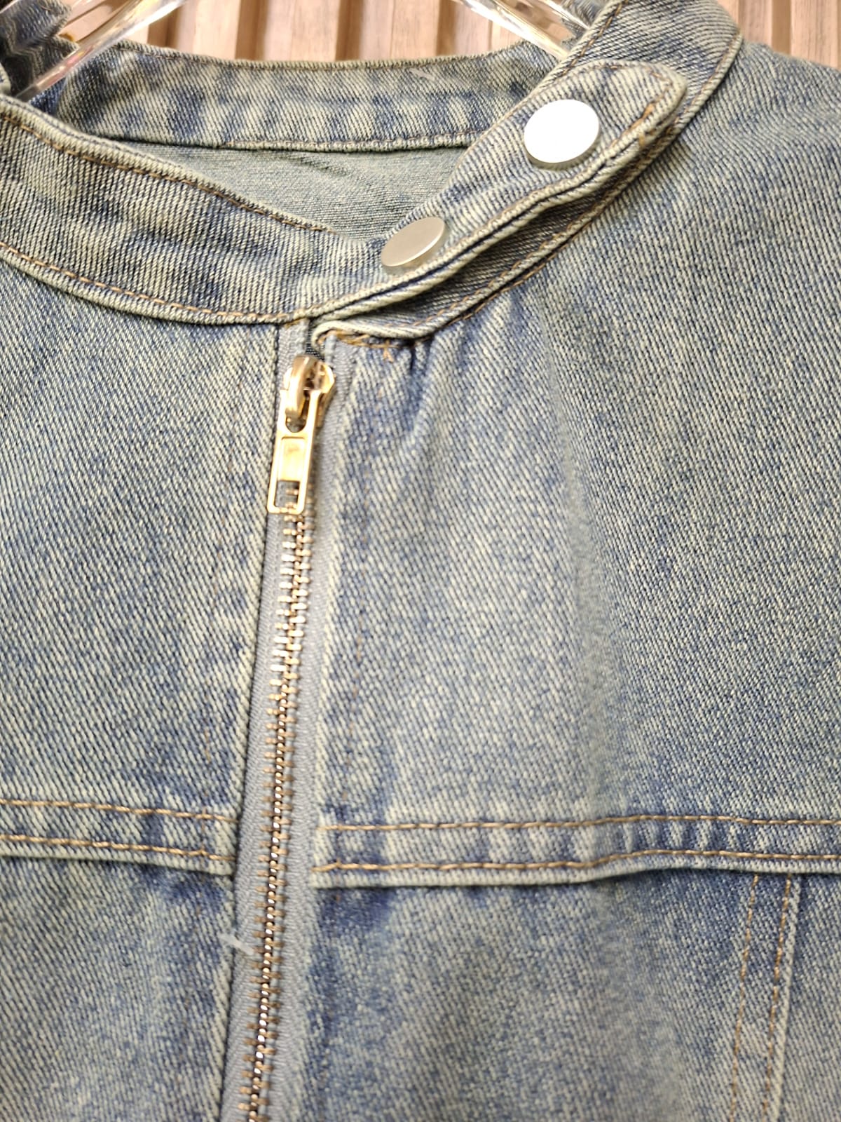 Set Almendra T902 Demi Mezclilla Oscuro Unico Tono Comodo y Versatil Perfecto Para El Día Día Con Bolsas Funcionales a Los Costados Talla M y G Para Curvy y Petit Pantalón De Pata Ancha Estilo Casual Atemporal Moda Femenina Mexicana