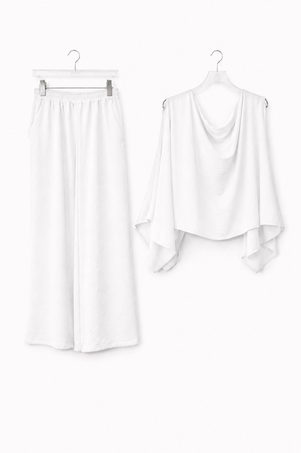 Set Sprint De 3 Piezas Oversize: Pantalón, Crop Top Y Capa.