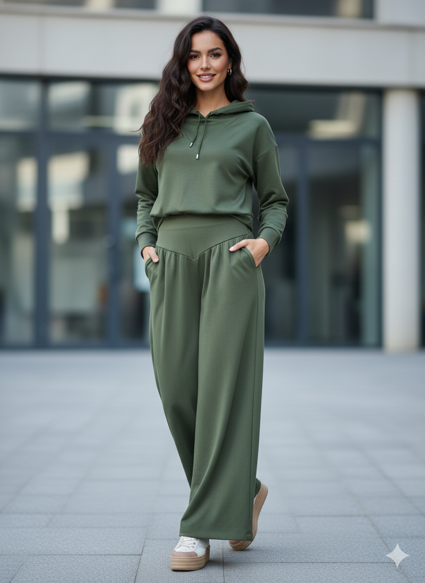 Set De Pants Eira. Un Modelo Muy Comodo, Fresco Y A La Vez Deportivo, El Cual Te Hace SentirteLibre, Sofisticada Y Relajada, El Pantalon Es De Patas Anchas, Presenta Una Cintura Alta Y Un Diseño Muy Favorecedor Con Un Canesú En Forma De "V"