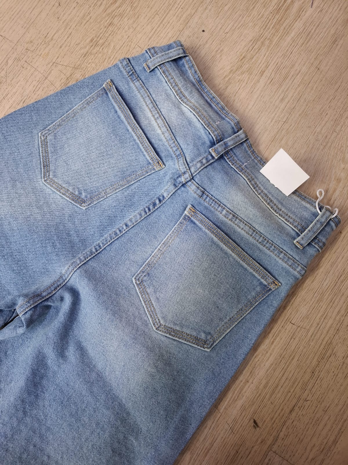 Pantalon Z4007 Con Brillos Enfrente En Serie Mezclilla Clara Talla Separada Para Cualquier Tipo De Cuerpo Moda Versatil femenina