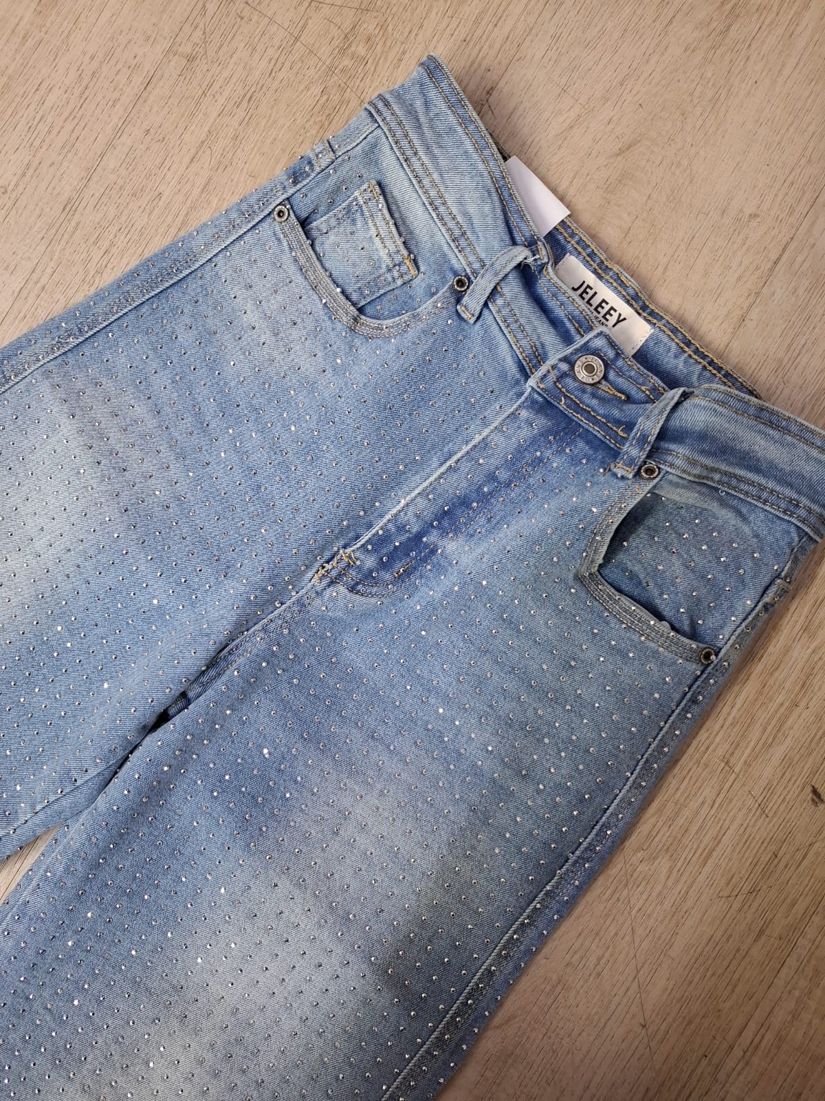 Pantalon Z4007 Con Brillos Enfrente En Serie Mezclilla Clara Talla Separada Para Cualquier Tipo De Cuerpo Moda Versatil femenina