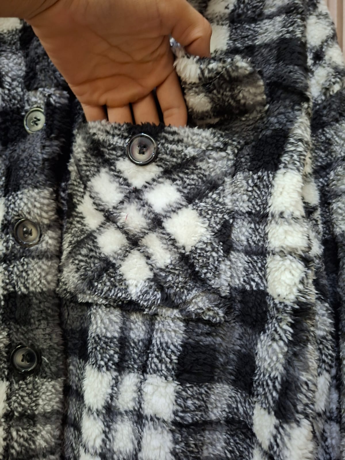 Camisola Nordic JK1078H Talla Compartida S/M y G/XL Teddy Con Botones Carey Ideal Para El Invierno Para Petit y Curvy Tendencia Viral Moda Femenina Con Bolsas Funcionales Casual Otoñal Invierno