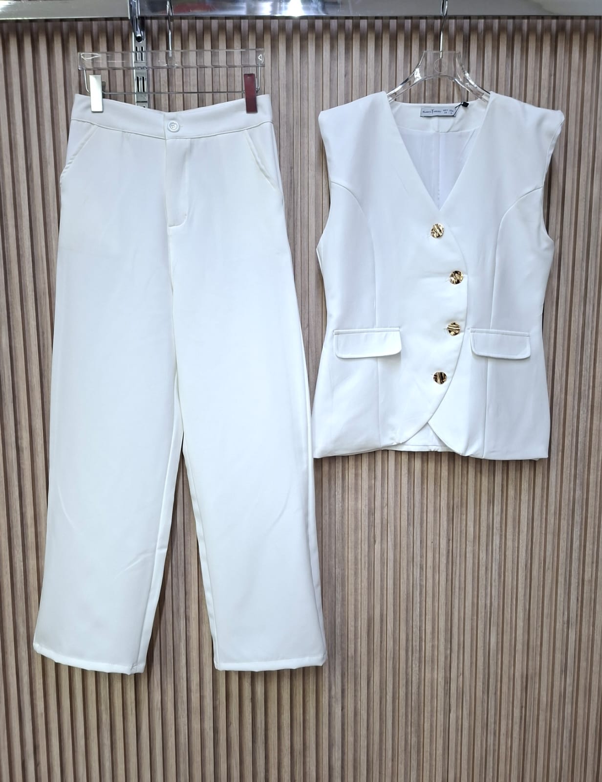 Set Doris Talla Compartida 2PZS Con Bolsas a los costados Moda Tendencia Con Botones Para Petit y Curvy