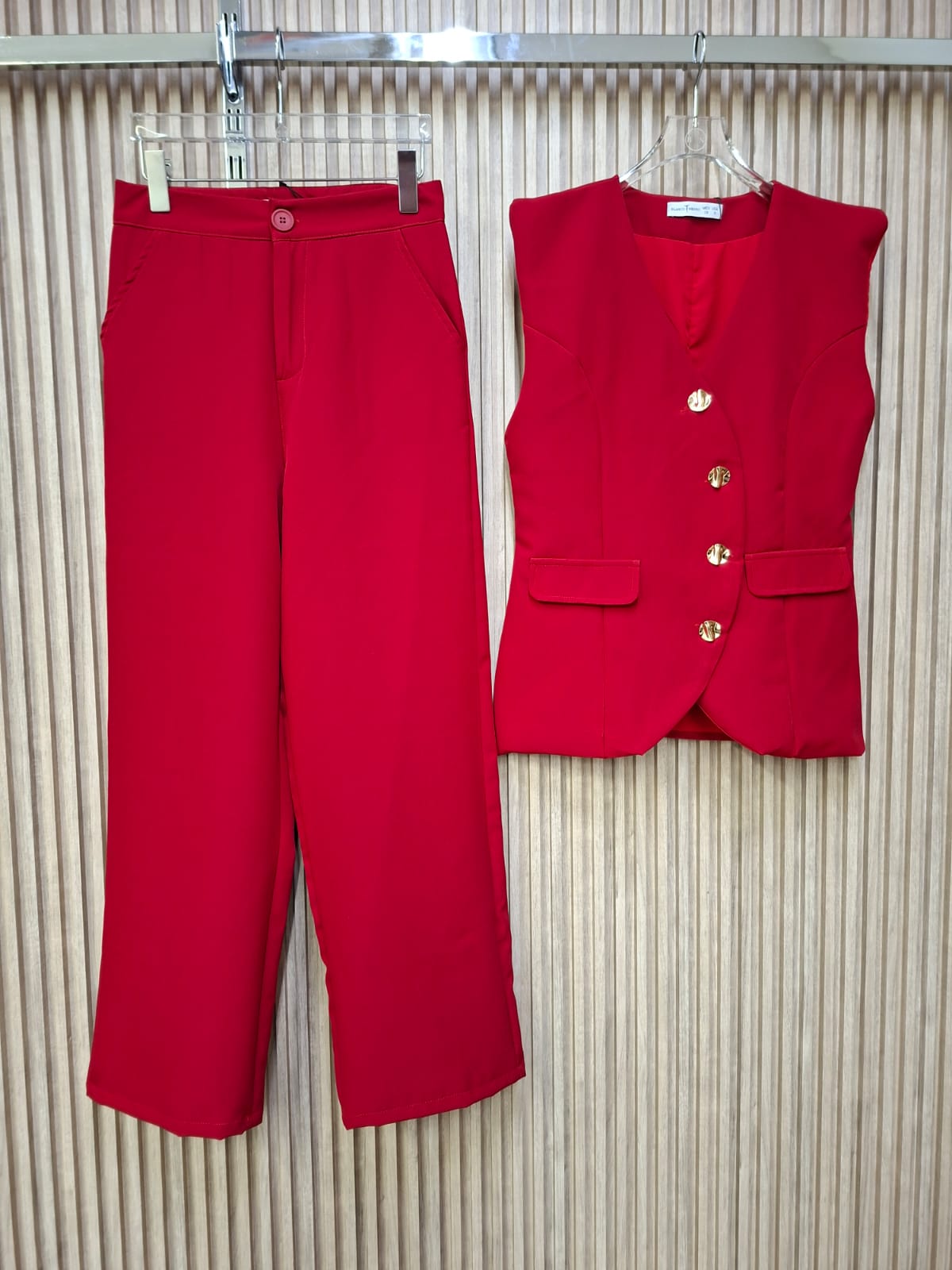 Set Doris Talla Compartida 2PZS Con Bolsas a los costados Moda Tendencia Con Botones Para Petit y Curvy