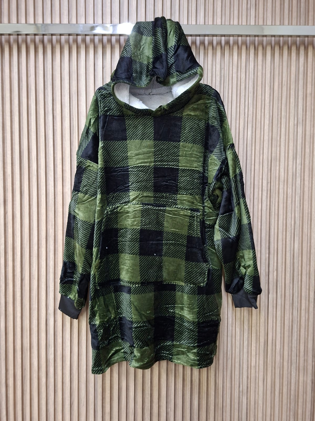 Sudadera Cory JK1055Q Cobija Manga Larga Con Bolsa Funcional Aborregado Unitalla Cuadrados Ideal Para El Invierno Para Petit YCurvy Moda Femenina Tendencia Viral