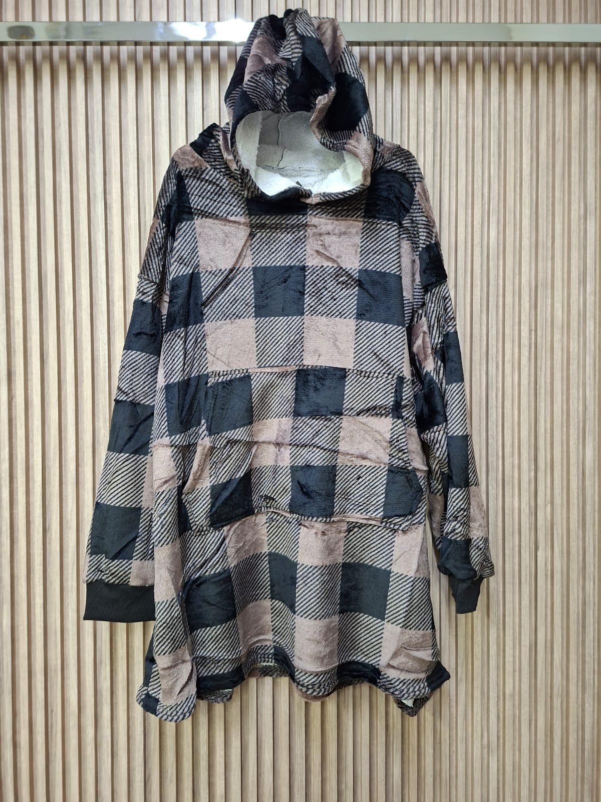 Sudadera Cory JK1055Q Cobija Manga Larga Con Bolsa Funcional Aborregado Unitalla Cuadrados Ideal Para El Invierno Para Petit YCurvy Moda Femenina Tendencia Viral