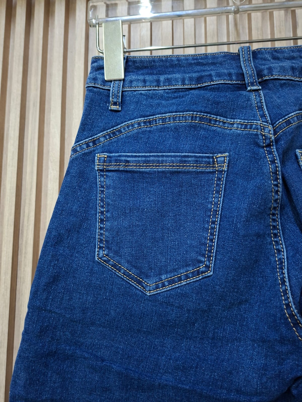 Pantalon DF175 Con Estoperol y Perlas Bolsas Funcionales Mezclilla Oscura Talla 3-13 Corte Recto Moda Femenina Tendencia Viral Petit Curvy