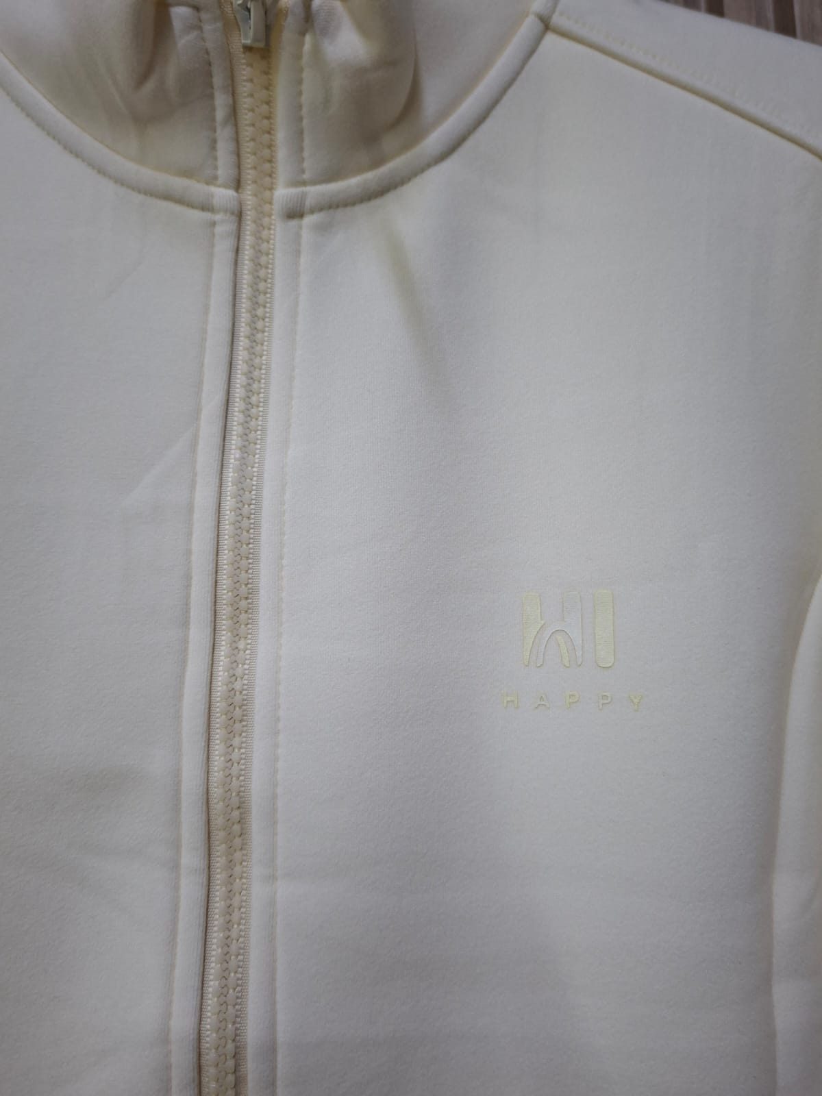 Chamarra Deportiva Aleida Y758 Tela Térmica  Con Bolsas Funcionales Detalles En toda Chamarra Cómoda y Versátil  Perfecta Para El Día Día  Talla L, XL ,2XL y 3XL  Para Esta Temporada Moda Femenina Viral Petit Curvy