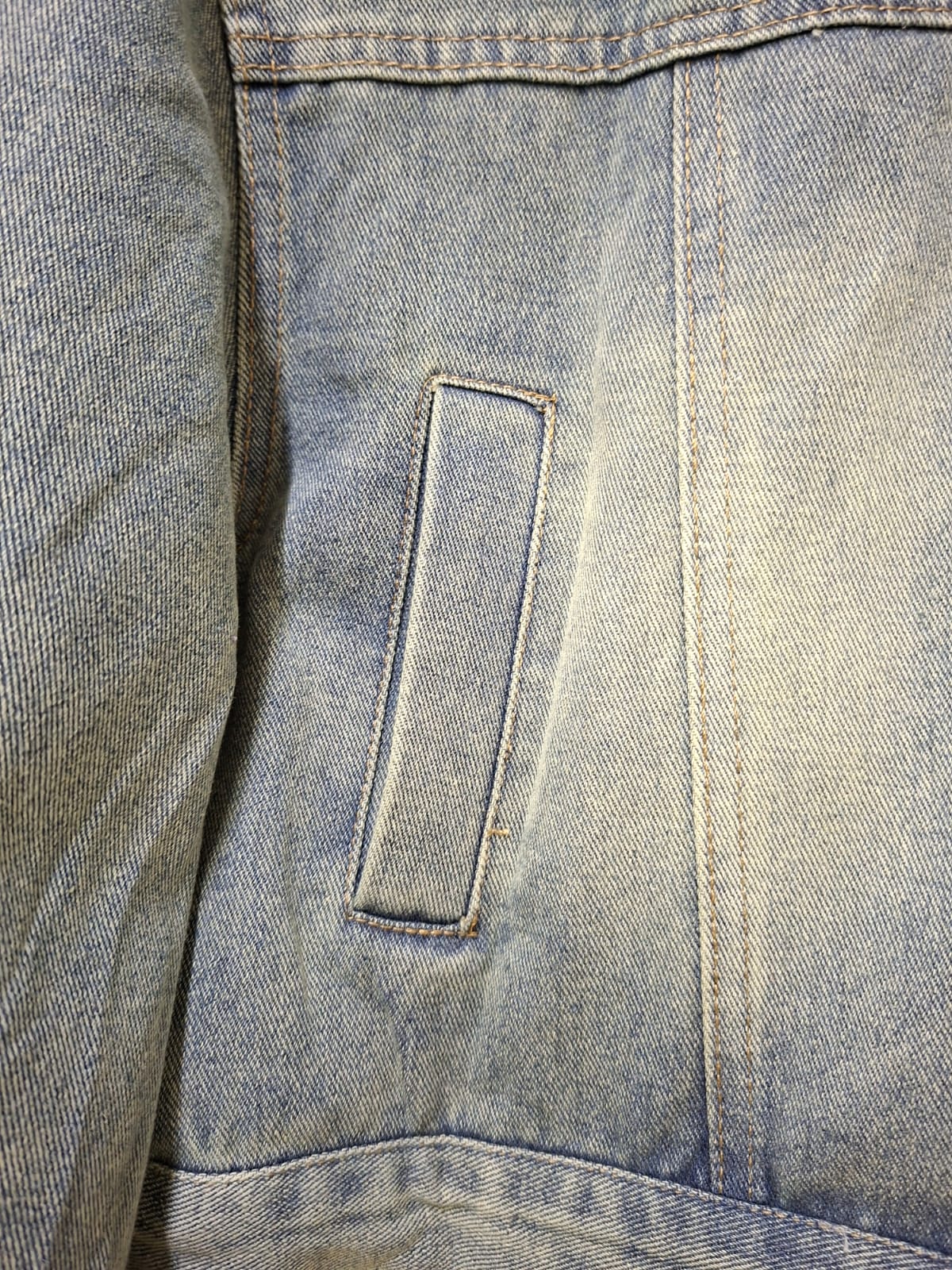 Set Almendra T902 Demi Mezclilla Oscuro  Unico Tono Comodo y Versatil Perfecto Para El Día Día Con Bolsas Funcionales a Los Costados Talla M y G  Para Curvy y Petit Pantalón De Pata Ancha Estilo Casual  Atemporal Moda Femenina Mexicana