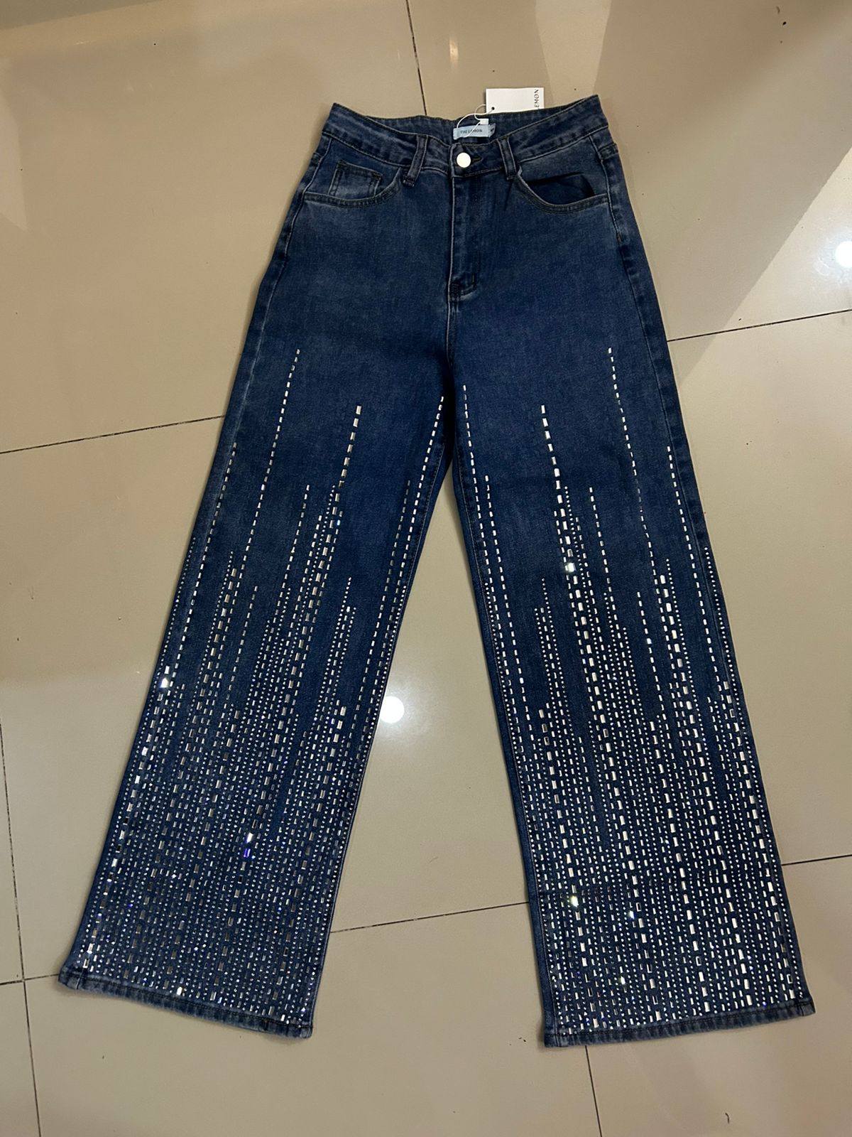 Pantalon LM1077 Mezclilla Clara Oscura Negro En Talla S M y G Con Brillos En La Parte De Abajo Petit Curvy Casual Para Cualquier Cuerpo Uso Diario