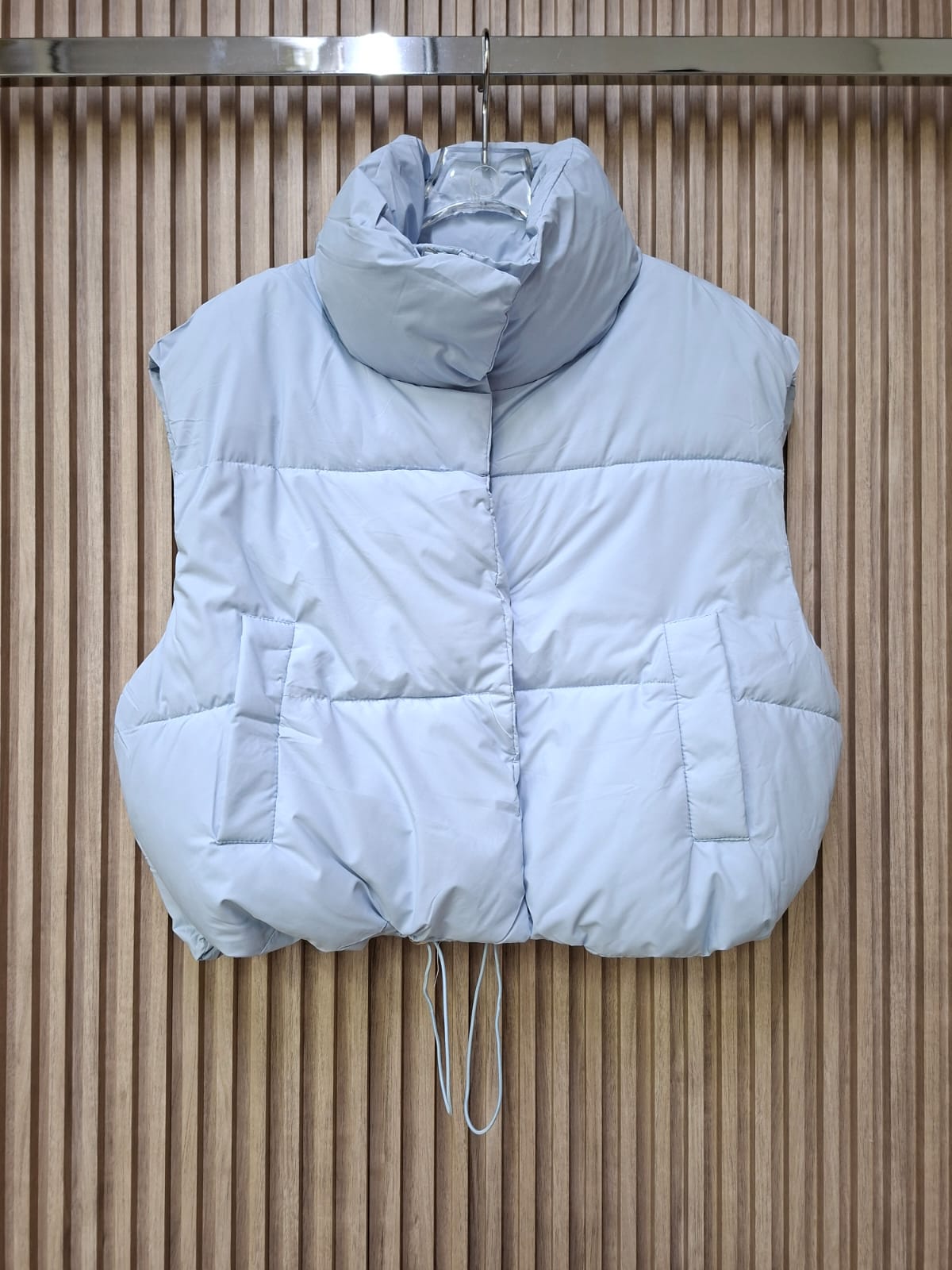 Chaleco Puffy Acolchado Stormy J0092 Con Bolsas Funcionales Detalles En toda Chamarra Cómoda y Versátil  Perfecta Para El Día Día  Talla S , M y L  Para Esta Temporada Moda Femenina Viral Petit Curvy