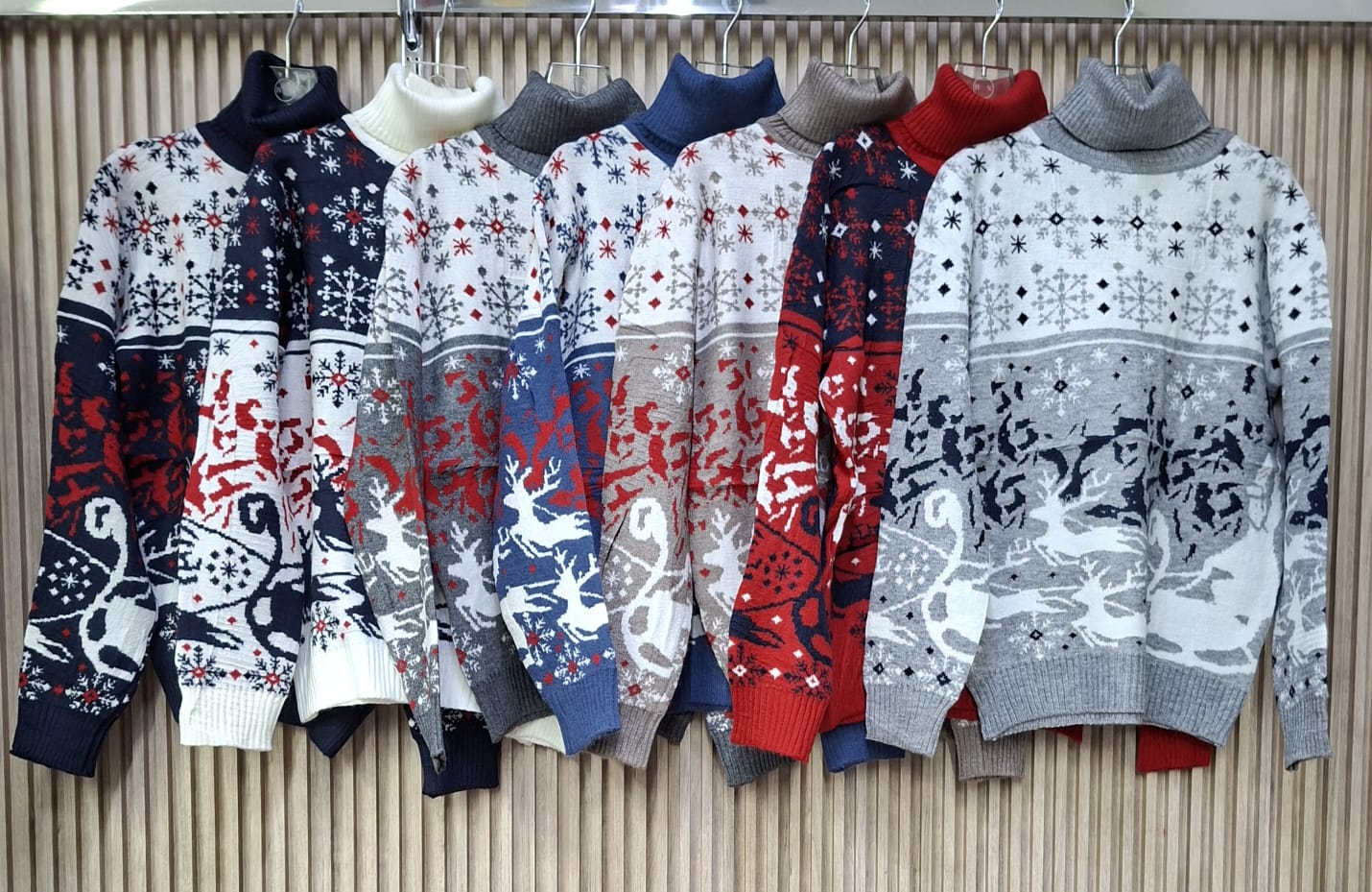 Suéter de Renos y Nieve ZM11718: Tu pase al Polo Norte. Calido, Para Uso En Temporada De Invierno, Comodo, Tejido Suave