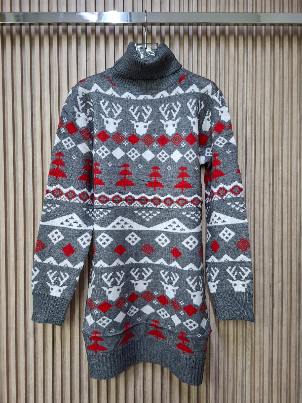 Maxi Suéter Tejido 'Hyggie': Largo, Suave y con Patrones Navideños