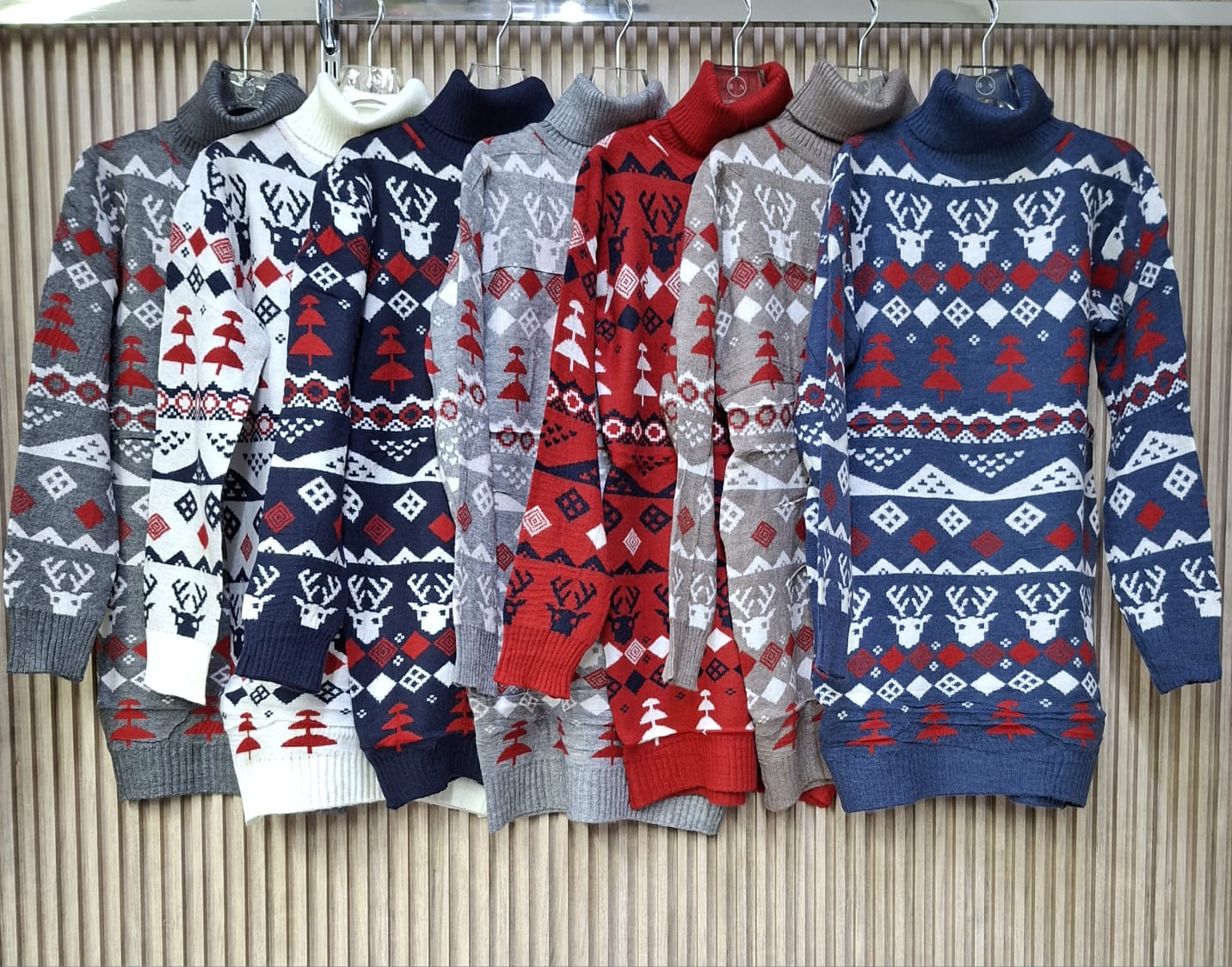 Maxi Suéter Tejido 'Hyggie': Largo, Suave y con Patrones Navideños