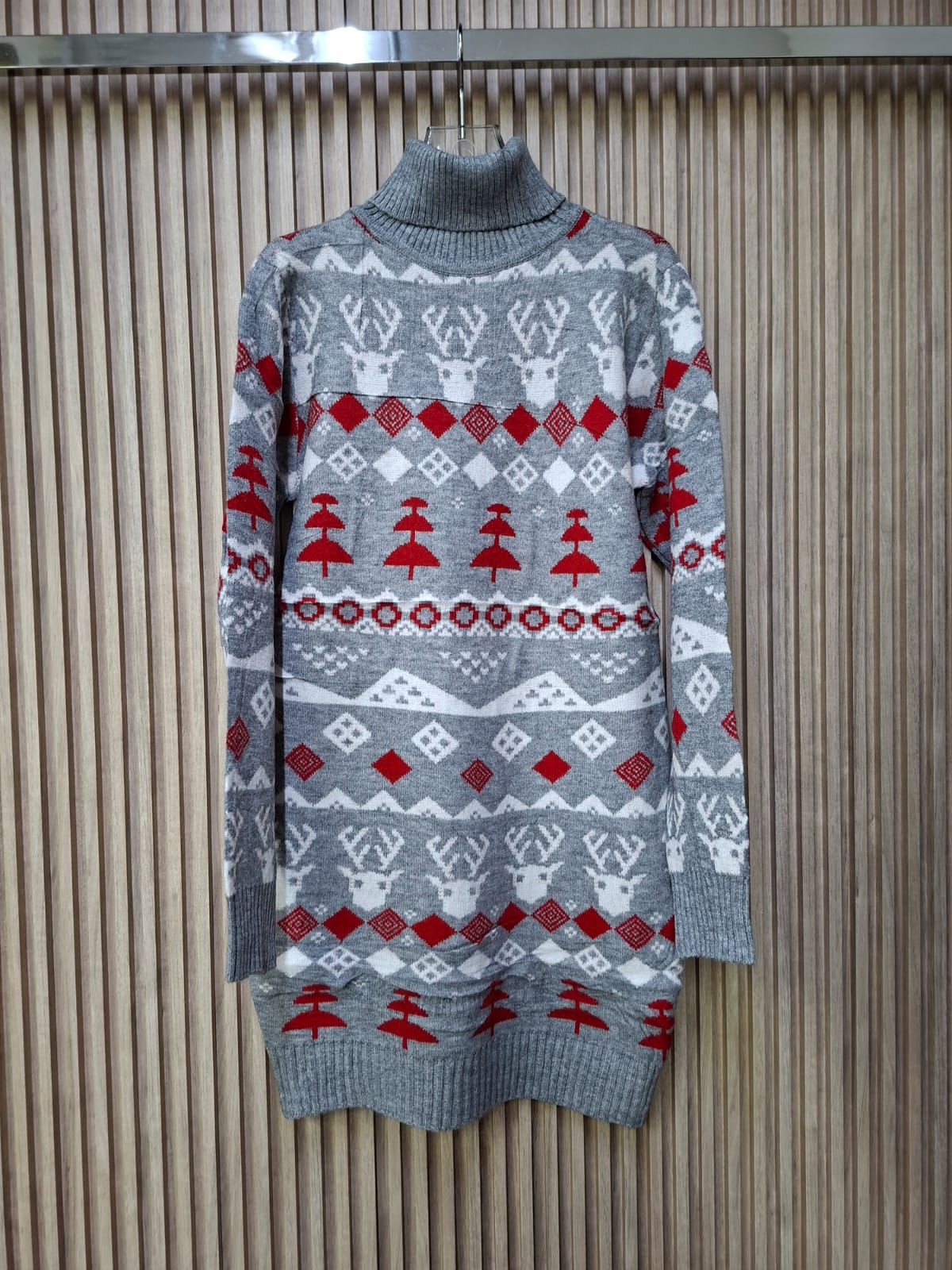 Maxi Suéter Tejido 'Hyggie': Largo, Suave y con Patrones Navideños