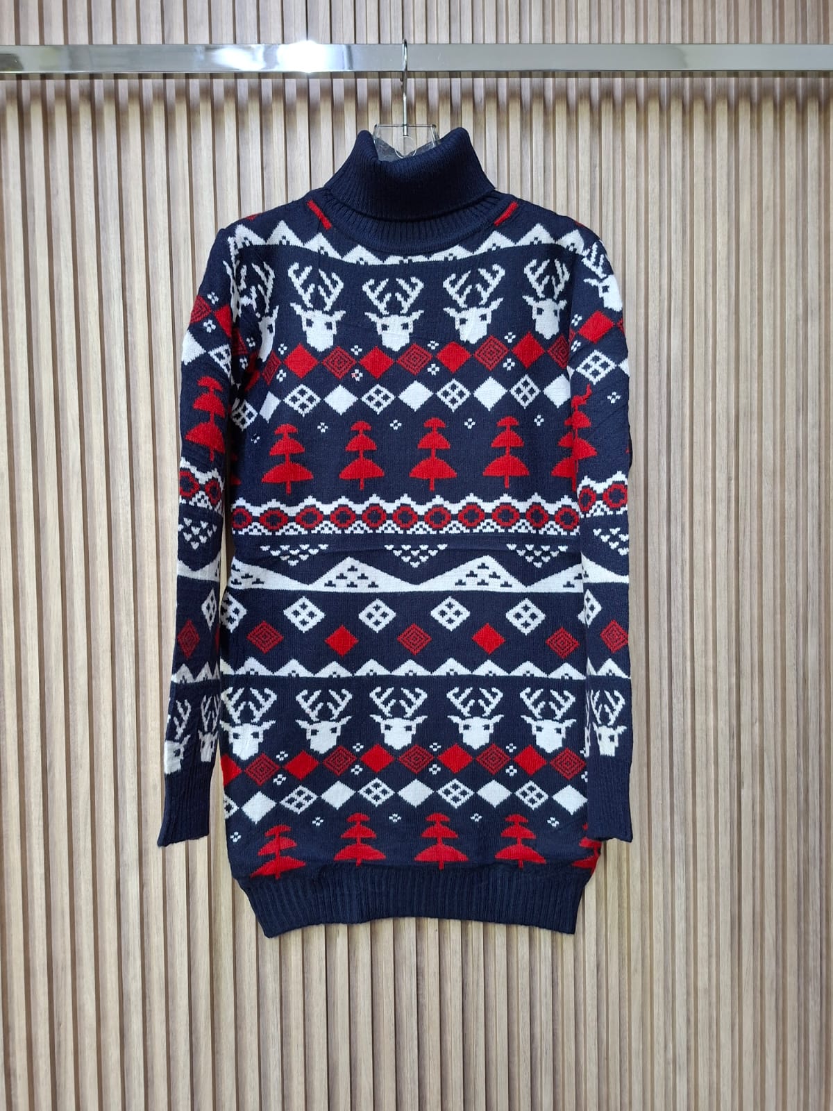 Maxi Suéter Tejido 'Hyggie': Largo, Suave y con Patrones Navideños