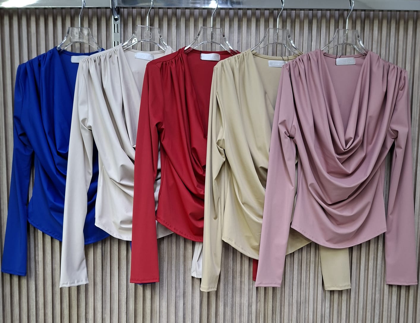 Blusa Malva Glamour. Con Estilo Y Elegancia, Femenina, Sofisticada, Versatil, Ideal Para Sentirte Poderosa Y Delicadamente Chic.