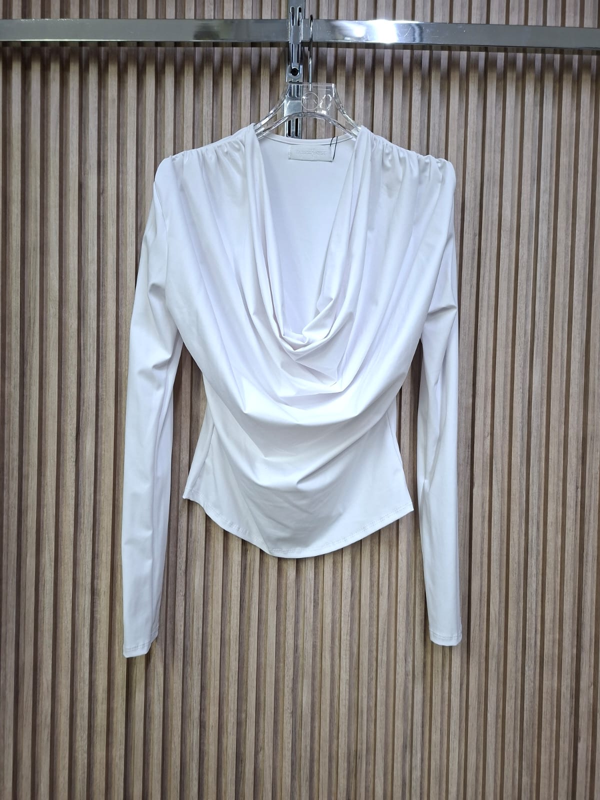 Blusa Malva Glamour. Con Estilo Y Elegancia, Femenina, Sofisticada, Versatil, Ideal Para Sentirte Poderosa Y Delicadamente Chic.
