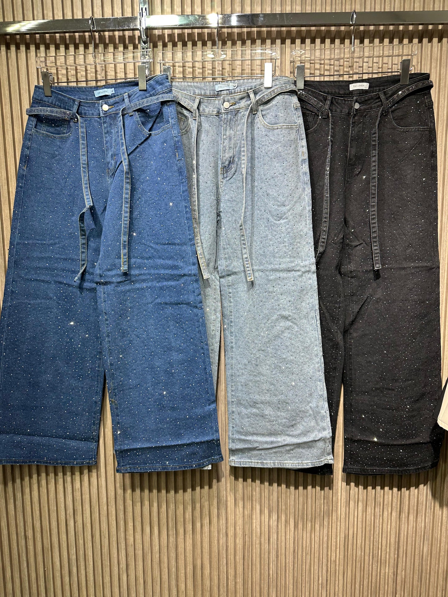 Pantalon LM1072 Wide Leg Astro. De Silueta Ancha Y Fluida, Femenina, Para Tallas Curvy Y Petit, De La CH  A La G.