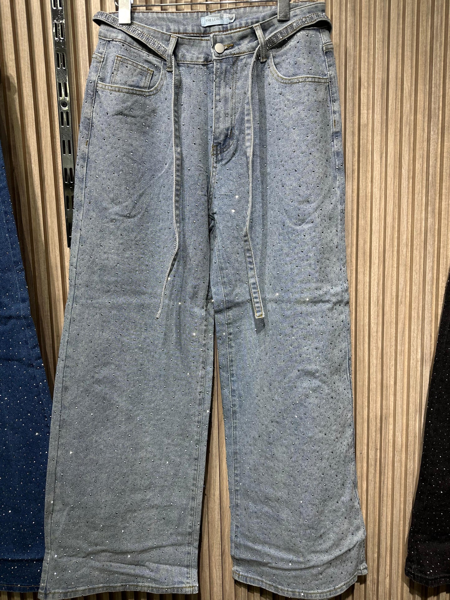 Pantalon LM1072 Wide Leg Astro. De Silueta Ancha Y Fluida, Femenina, Para Tallas Curvy Y Petit, De La CH  A La G.