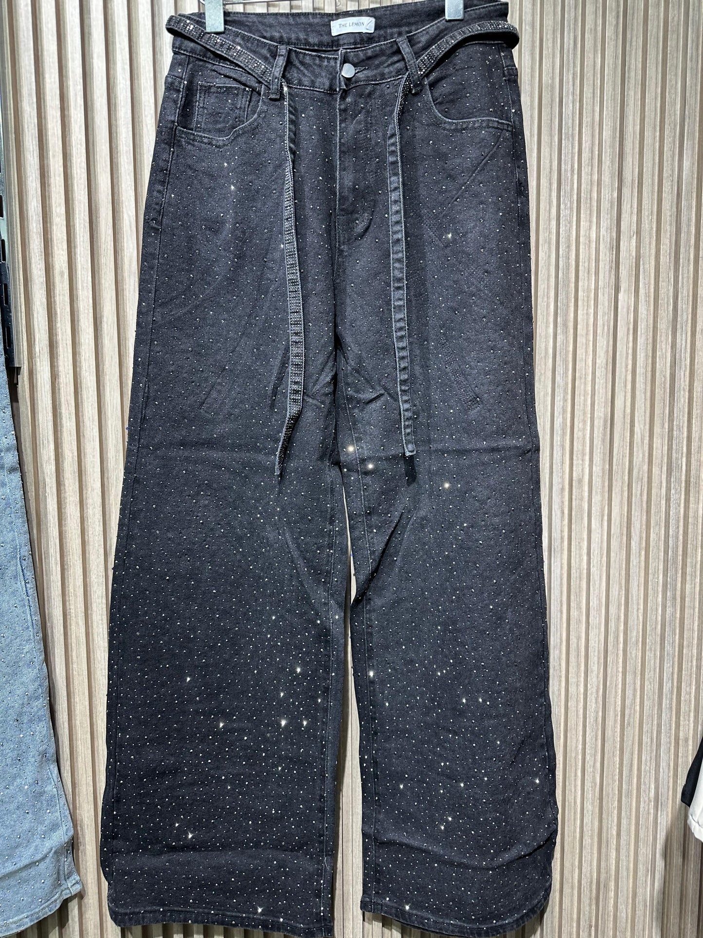 Pantalon LM1072 Wide Leg Astro. De Silueta Ancha Y Fluida, Femenina, Para Tallas Curvy Y Petit, De La CH  A La G.