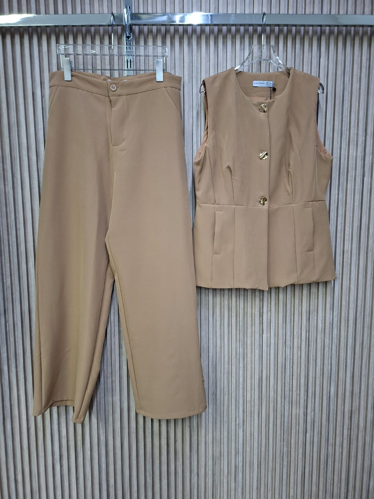 Set Andre. Modelo Ideal Para Lucir Bella, Elegante, Con Un Porte Sofisticado, Femenina y Versatil.