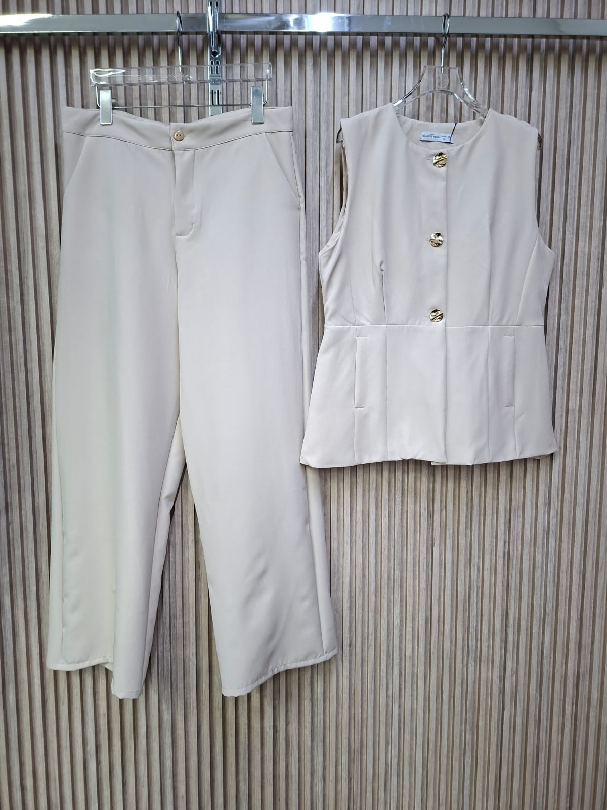 Set Andre. Modelo Ideal Para Lucir Bella, Elegante, Con Un Porte Sofisticado, Femenina y Versatil.