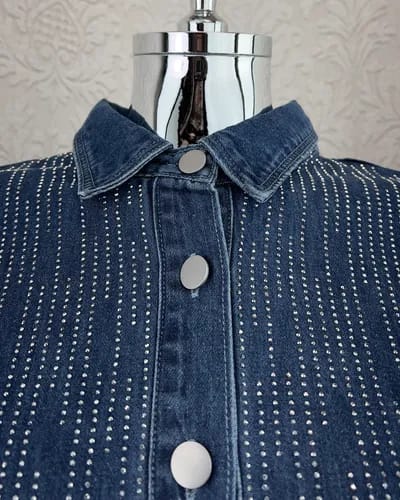 Camisa LM1085 Denim Noche de Gala. De Corte Oversize, Moderno, Comodo, Ligero, Femenino, Sofisticada y Versatil.