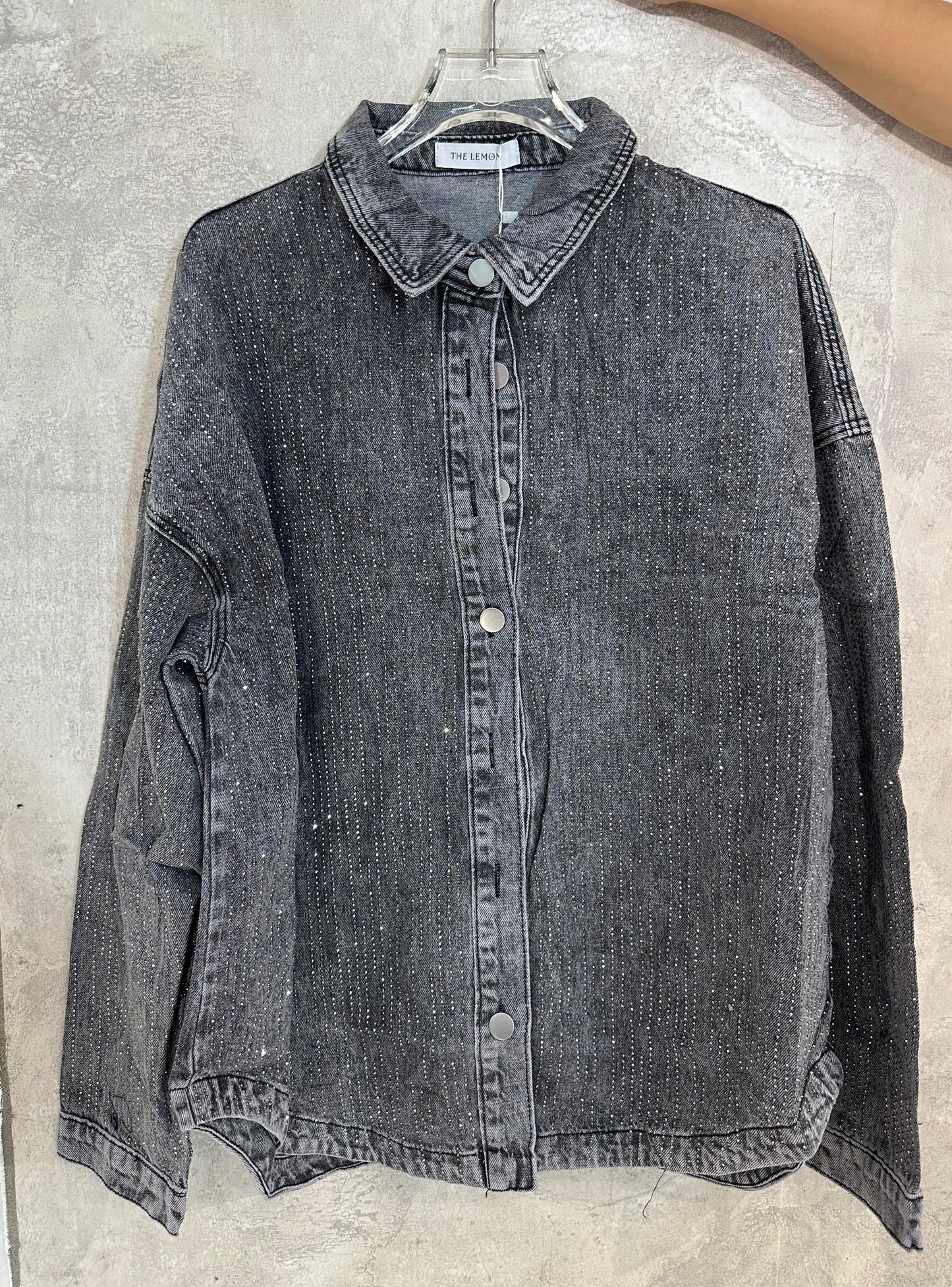 Camisa LM1085 Denim Noche de Gala. De Corte Oversize, Moderno, Comodo, Ligero, Femenino, Sofisticada y Versatil.