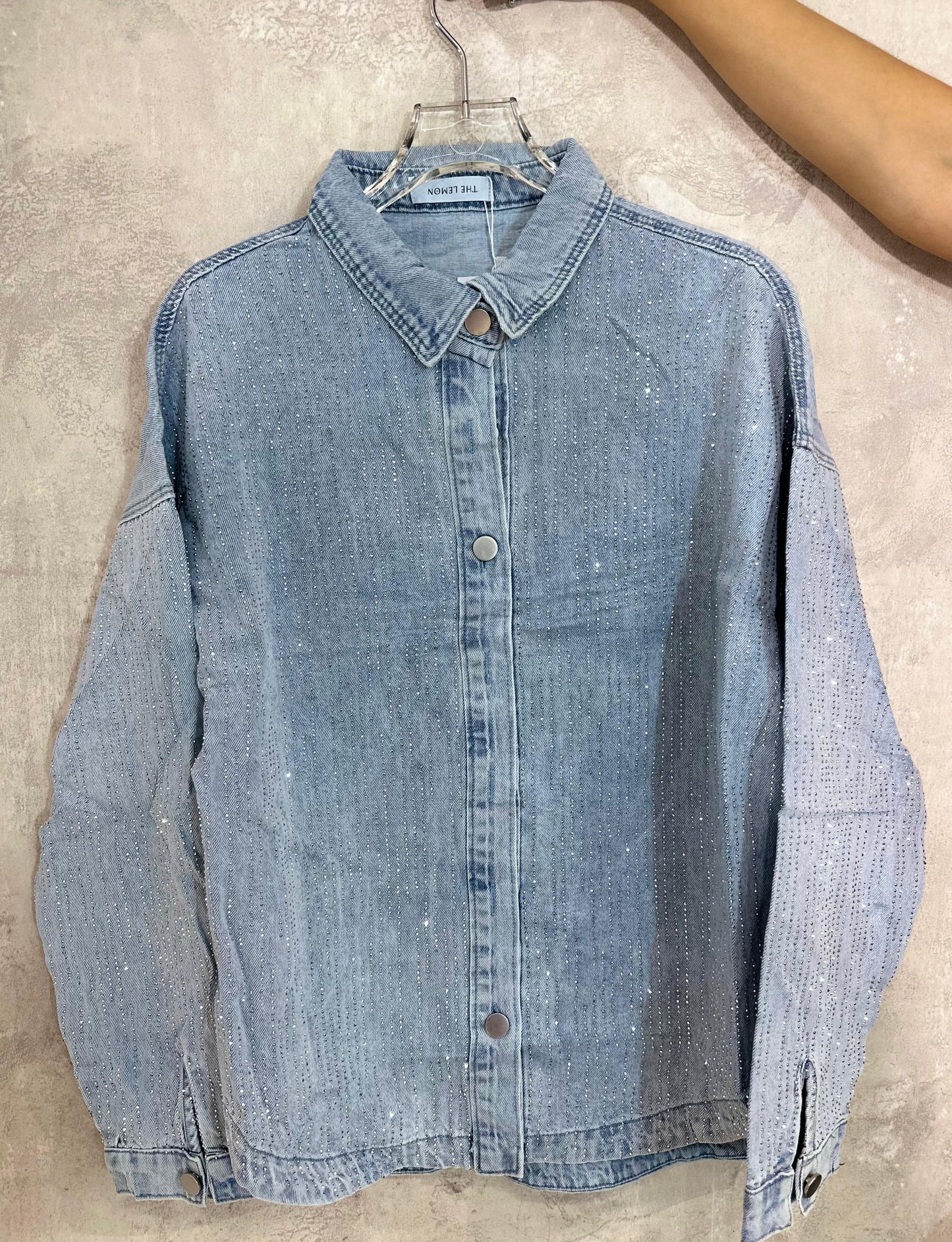 Camisa LM1085 Denim Noche de Gala. De Corte Oversize, Moderno, Comodo, Ligero, Femenino, Sofisticada y Versatil.