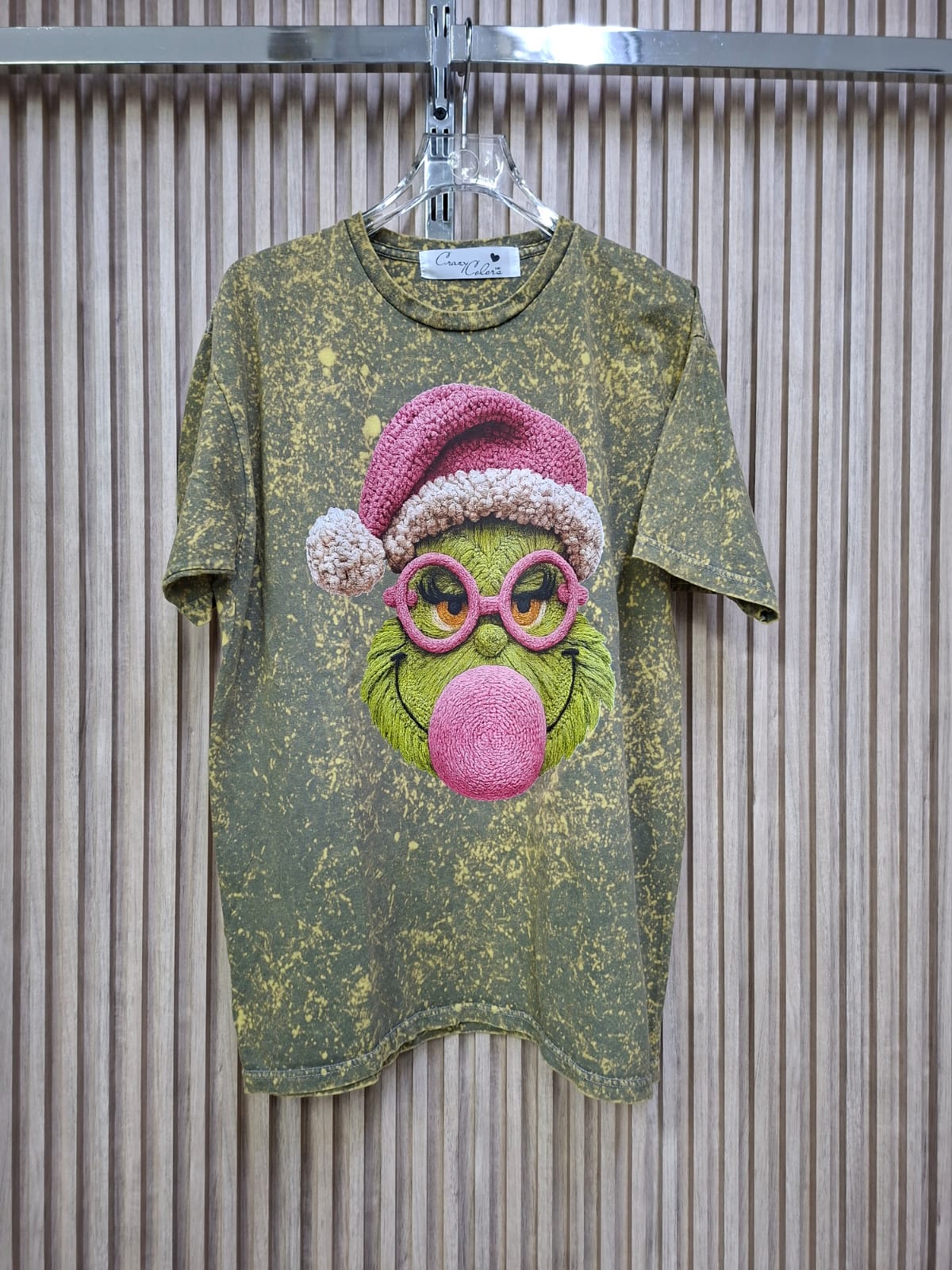 Blusa Bomba Sonrrisa Verde. Casual, De Tela Suave, Combinable, Femenino, Chic Con Aires Navideños.