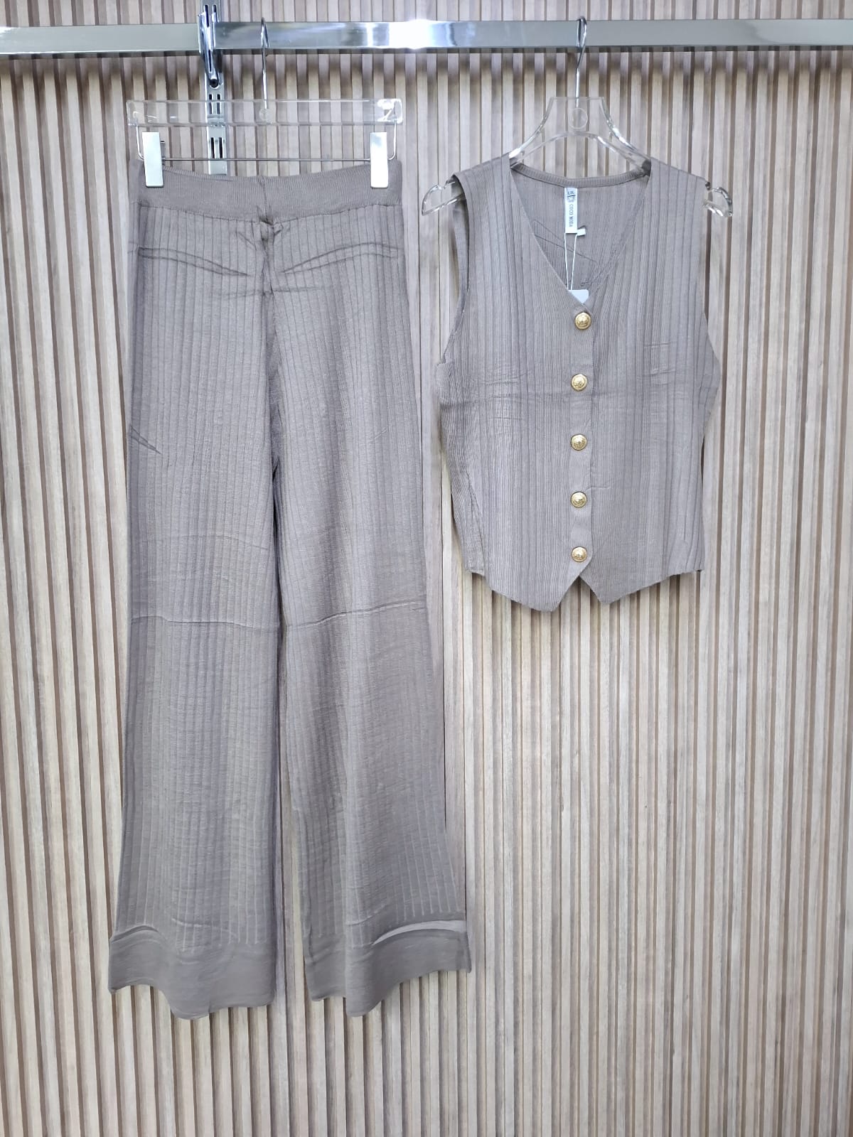 Set FF- 12367 Tejido Relax. Modelo De Lujo, Versatil Y Perfecto, Femenino, Comodo, De Punto Ligero Y Excelente Caida.