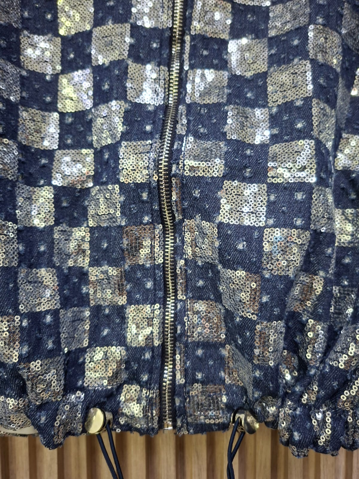 Chamarra 41249 Torera Dama Ajedrez. Modelo Con Efecto Dinamico, Cautivador, Femenino, Brillante, Elegante y Glamurosa.