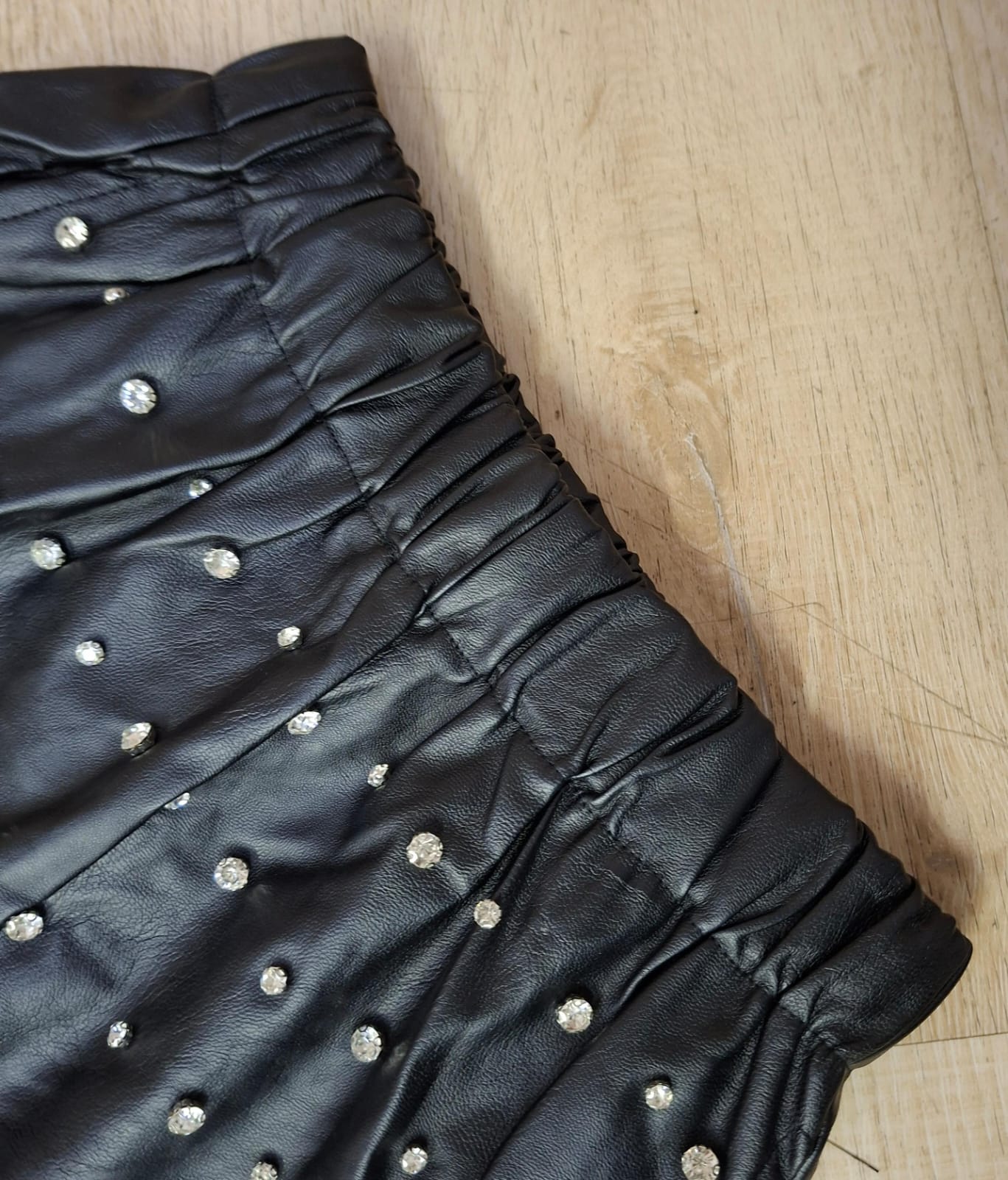 Short 2897 Vinipiel Estrella. De Silueta Estilizada Y Comoda, Cintura Elastica, Sofisticado, Femenino y Elegante.