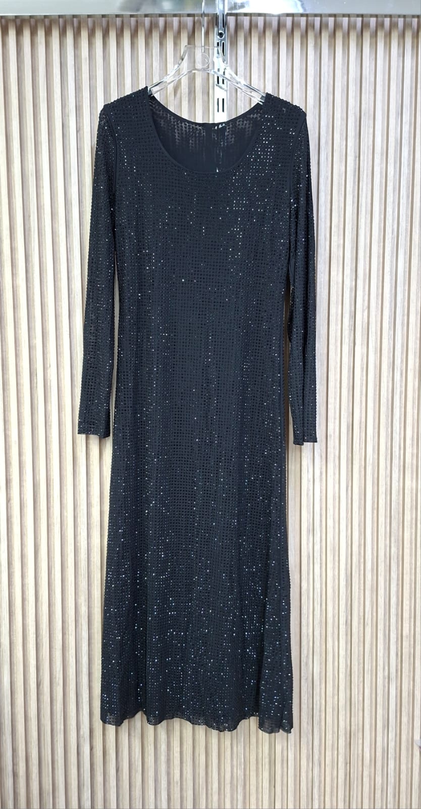 Vestido GYF24201 Versalles. Con Estilo Elegante Y Un YToque De Glamour, Ideal Para Eventos Especiales, Modelo Sofisticado Y Femenino.