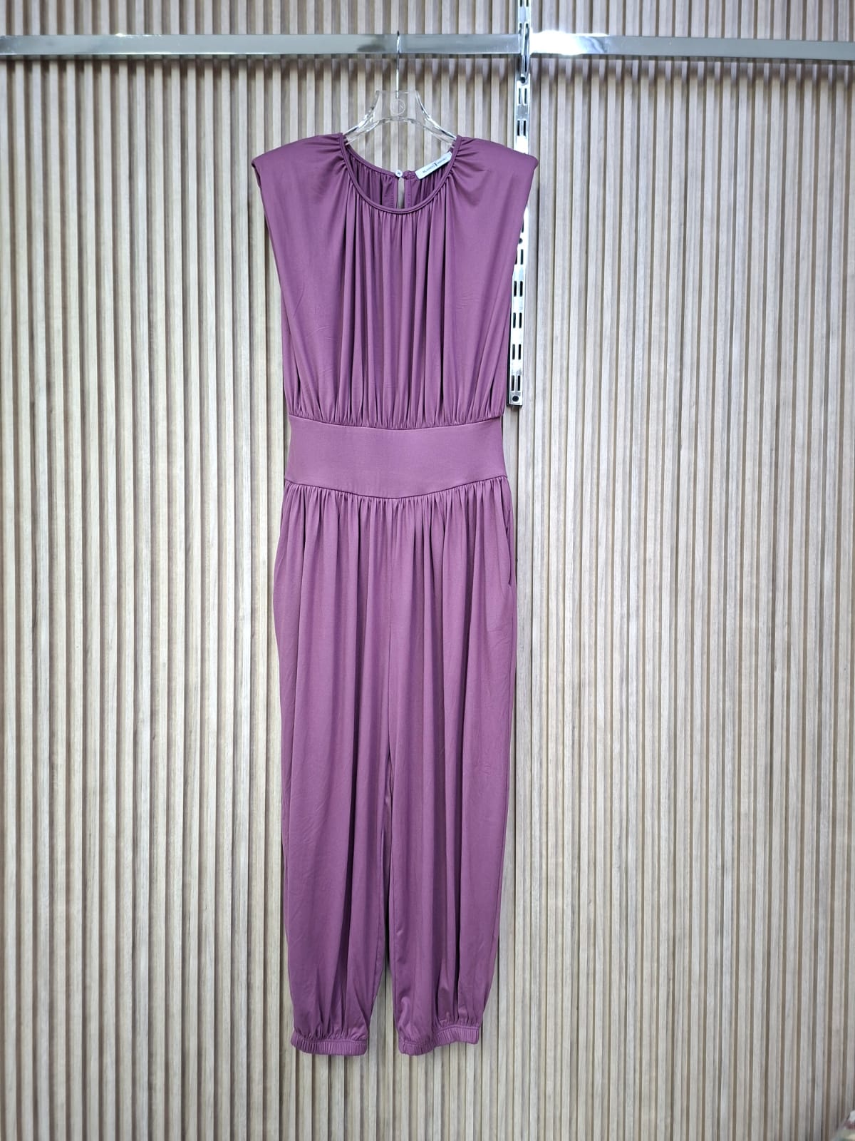 Palazzo Imperio Hombreras. Modelo Elegante Y Comodo, Que Te Hara Sentir Libre, Poderosa Y Fresca, Esta Hecho De Tela Brush Calida Y Suave, Es Super Femenino, Ideal Para Eventos Donde Te Puedas Sentir Sofisticada.