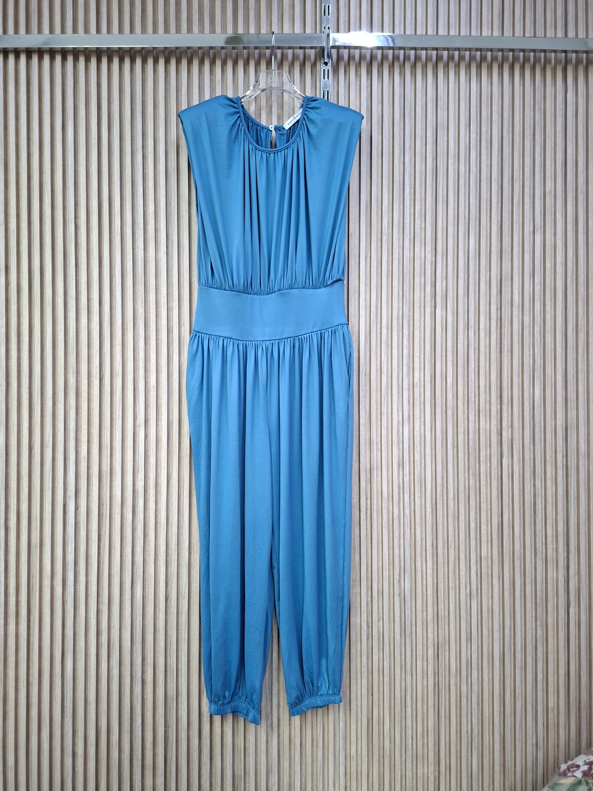 Palazzo Imperio Hombreras. Modelo Elegante Y Comodo, Que Te Hara Sentir Libre, Poderosa Y Fresca, Esta Hecho De Tela Brush Calida Y Suave, Es Super Femenino, Ideal Para Eventos Donde Te Puedas Sentir Sofisticada.