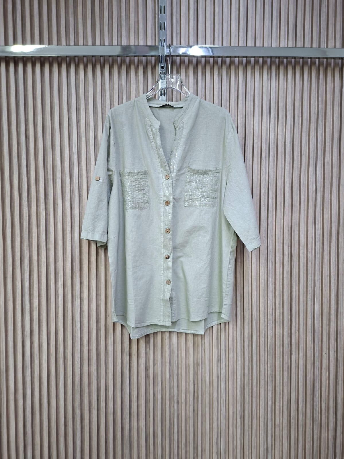 Camisa M5323BL Zafira. De Tela Manta Fresca, Con Un Estilo Clasico Y Tradicional, Super Fresco, Comodo, Versatil, Ideal Para Sentirte Tu Misma.