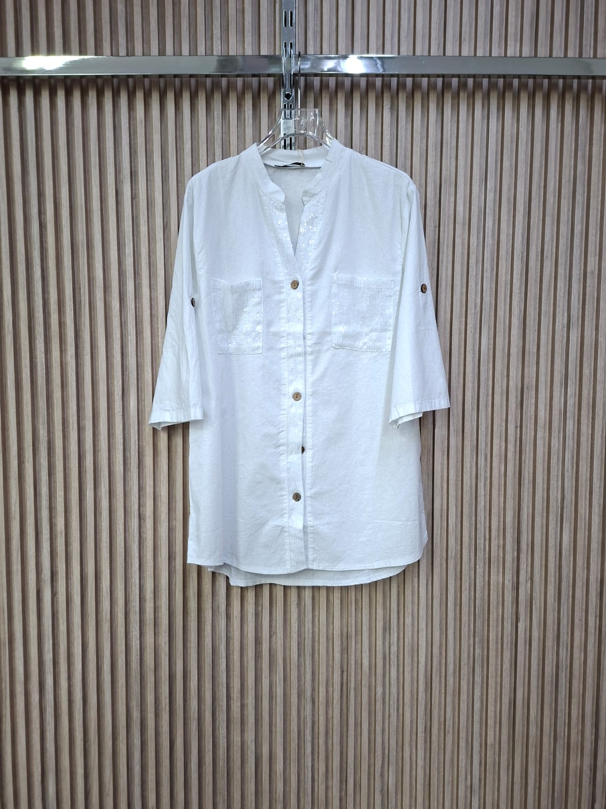 Camisa M5323BL Zafira. De Tela Manta Fresca, Con Un Estilo Clasico Y Tradicional, Super Fresco, Comodo, Versatil, Ideal Para Sentirte Tu Misma.