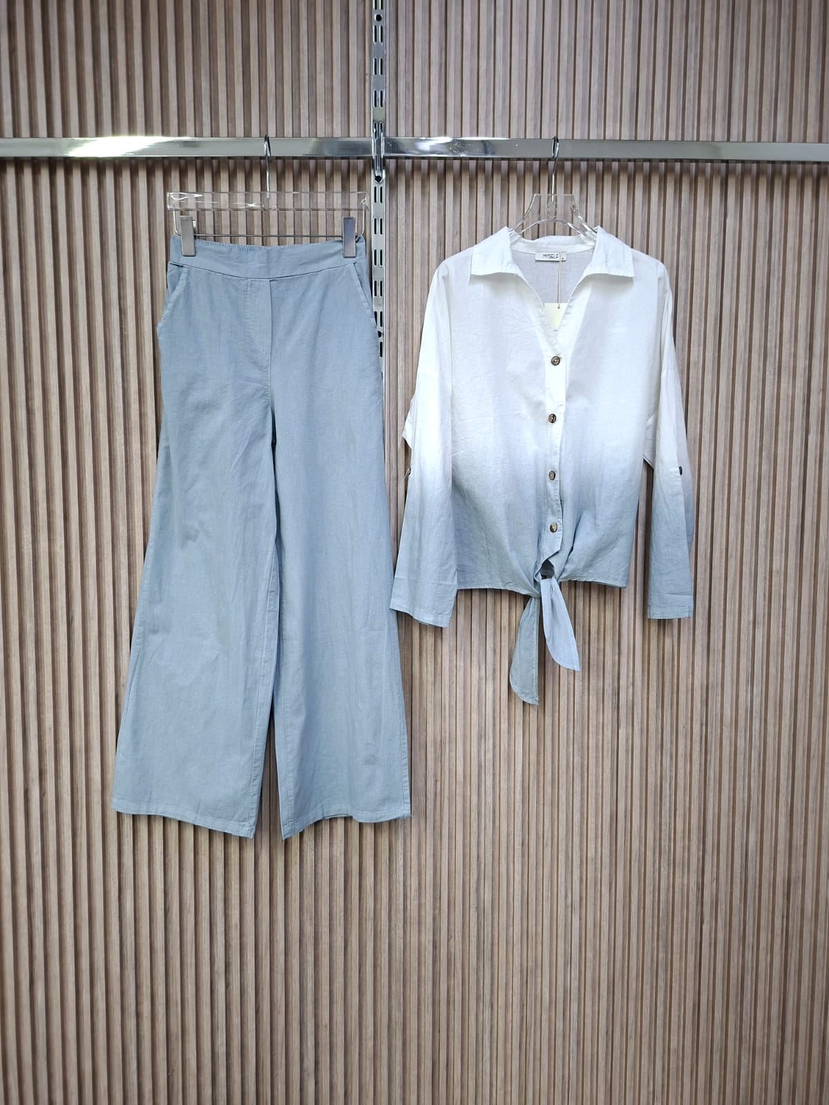 Set M5333SE Celeste. Comodidad Que Equilibra Perfectamente La Elegancia Con La Frescura, Super Femenino Y Versatil.