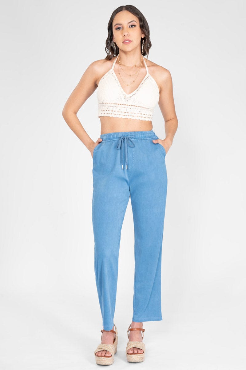 Pantalon TS69 Ashly. Super Comodo, Casual, Combinable, Versatil, Fresco Para El Uso Del Dia A Dia, Super Femenino Y De Tela Tipo Mezclilla Con Algodon Y Elastico.