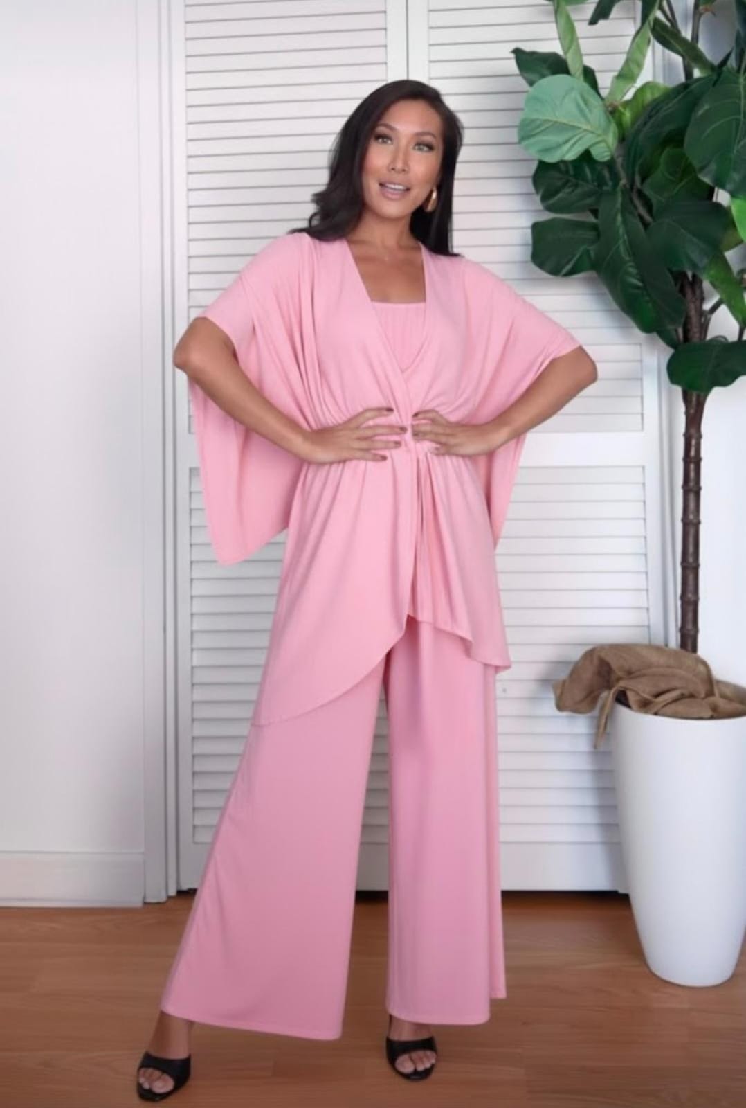 Set Sprint De 3 Piezas Oversize: Pantalón, Crop Top Y Capa.