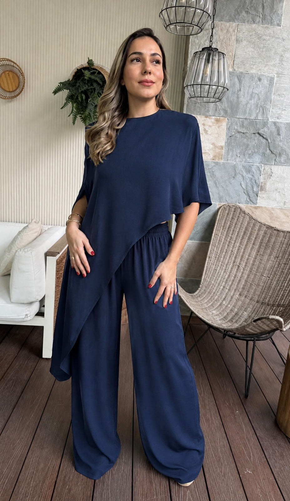Set Fatima Con Blusa Capa Asimétrica.