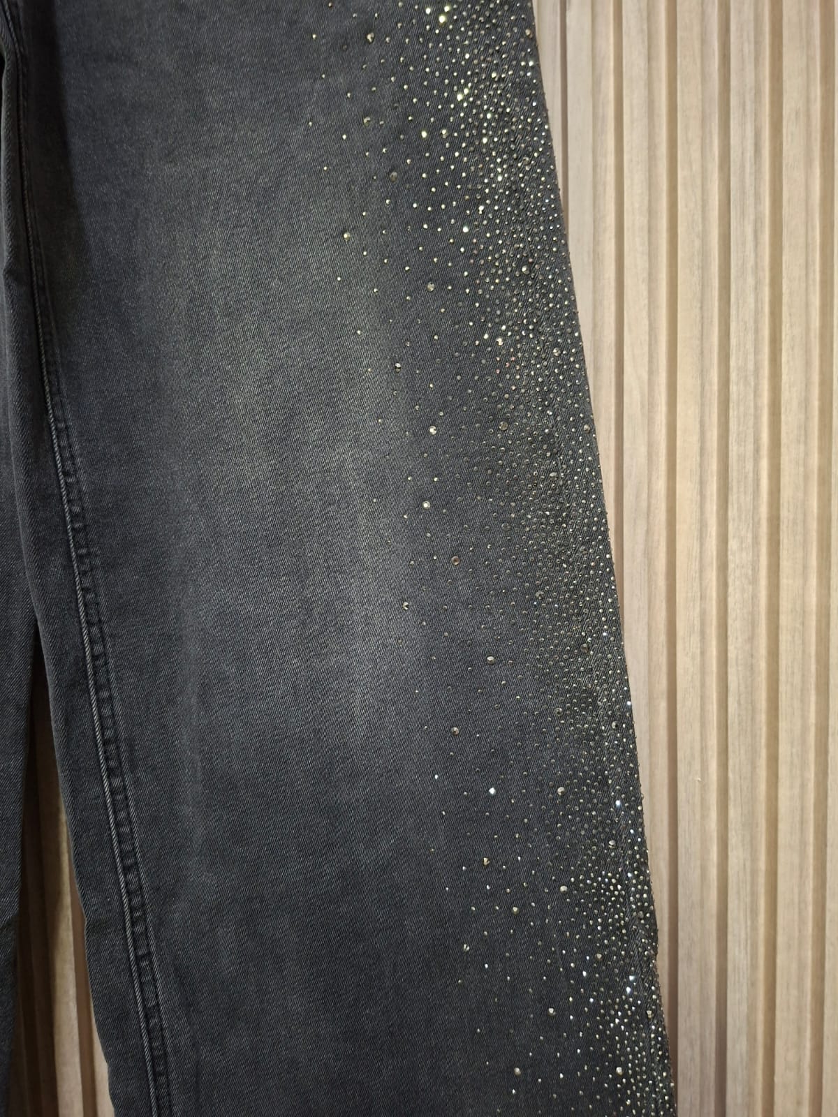 Pantalón Wide Leg Gris Oscuro con Aplicación de Brillantes T7059 TALLA 5-15, Ideal Para Uso  Diario, Para Petit Y Curvy, Moda Femenina, Tendencia Viral, Casual Y Elegante.