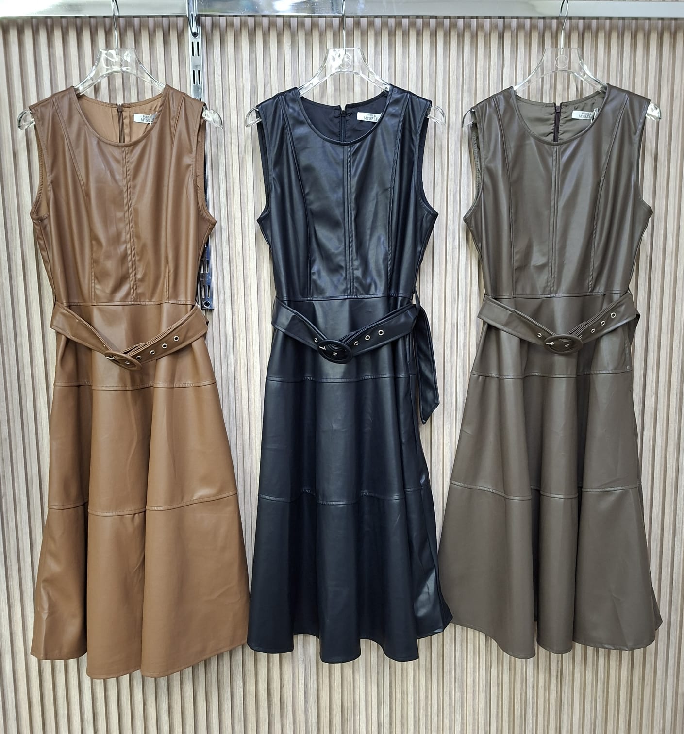 Vestido M54212DR Edurne Vinipiel. Modelo Elegante, Con Un Look Moderno Y Sofisticado, Formal, Femenino.