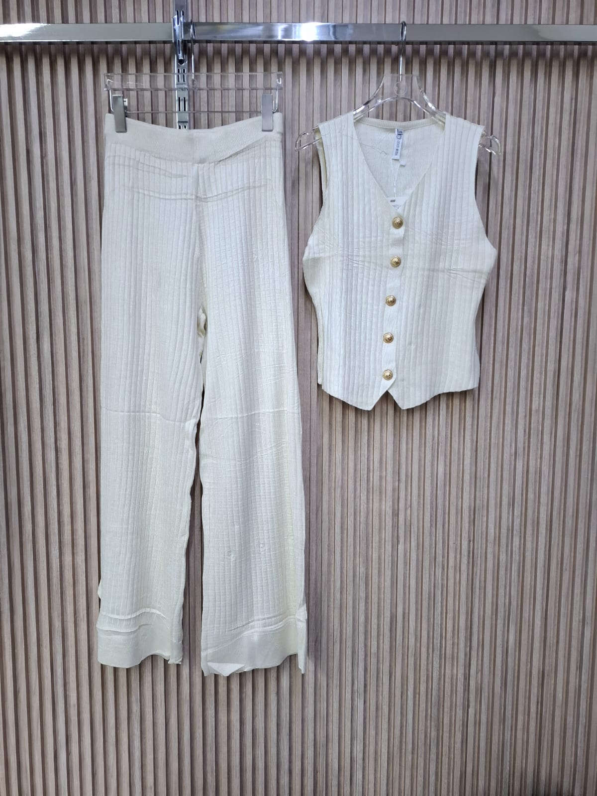 Set FF- 12367 Tejido Relax. Modelo De Lujo, Versatil Y Perfecto, Femenino, Comodo, De Punto Ligero Y Excelente Caida.