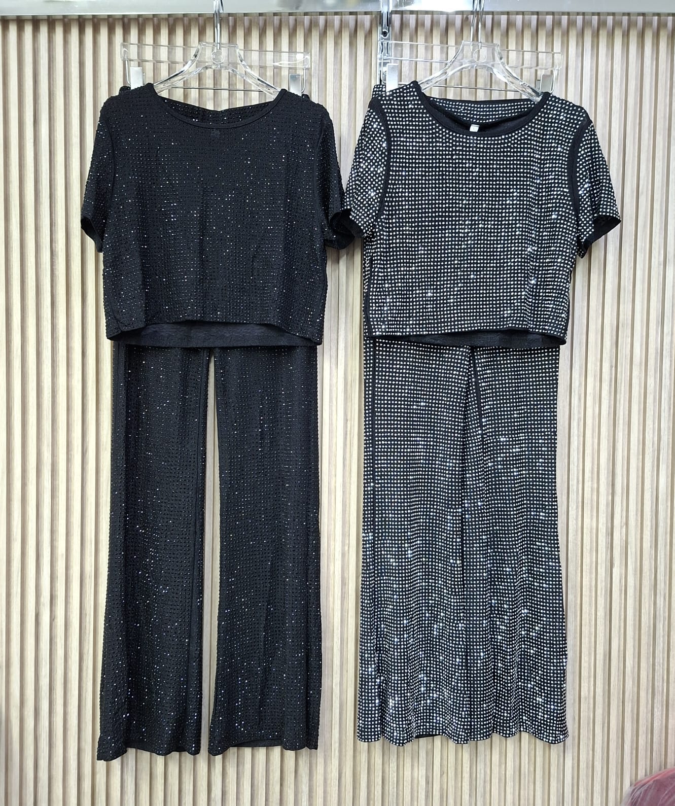 Set Brillos GYF24194 Julissa. Modelo Elegante, Que Combina Elegancia, Glamour y Sofisticacion, Ideal Para Resaltar En Eventos Importantes.